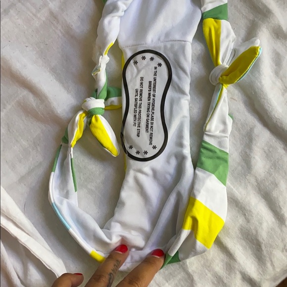 Bikini - Picture 3 of 5